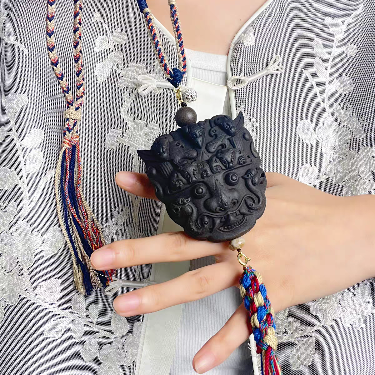 Lemongrass & Clove Herbal Incense Lion Necklace